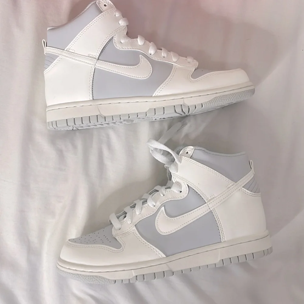 Nike Youth Dunk High Summit White NIB